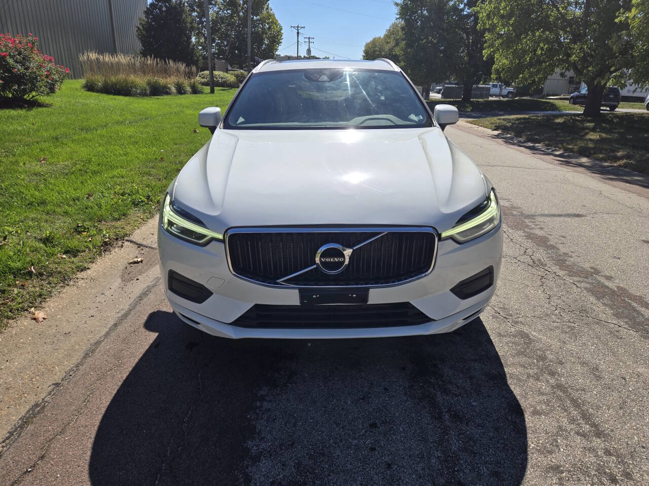 Used 2020 Volvo XC60 T5 Momentum image 3