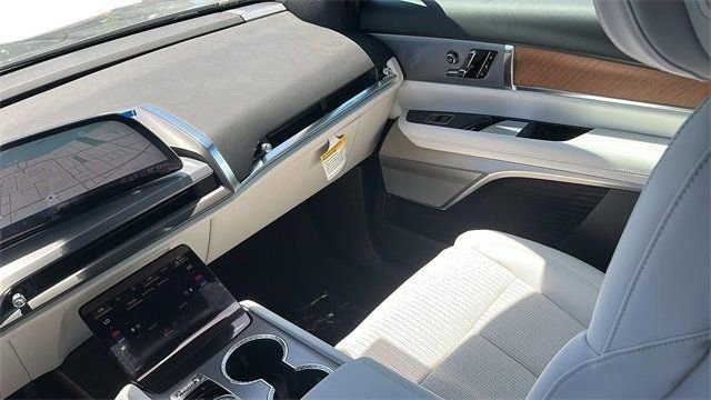 New 2026 Cadillac Vistiq Luxury image 18