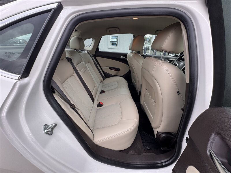 Used 2014 Buick Verano Convenience FWD image 31