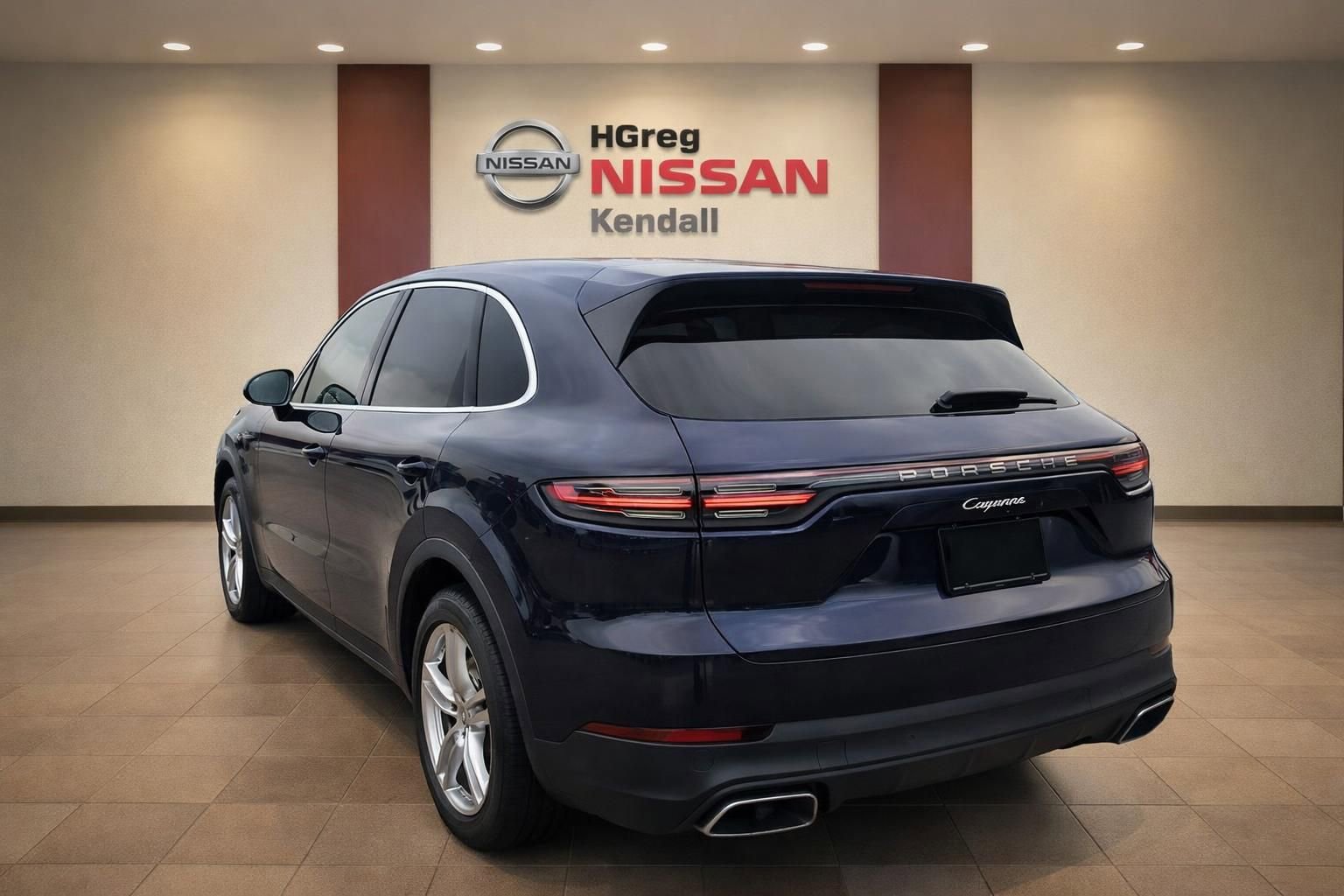 Used 2019 Porsche Cayenne AWD/4WD image 2