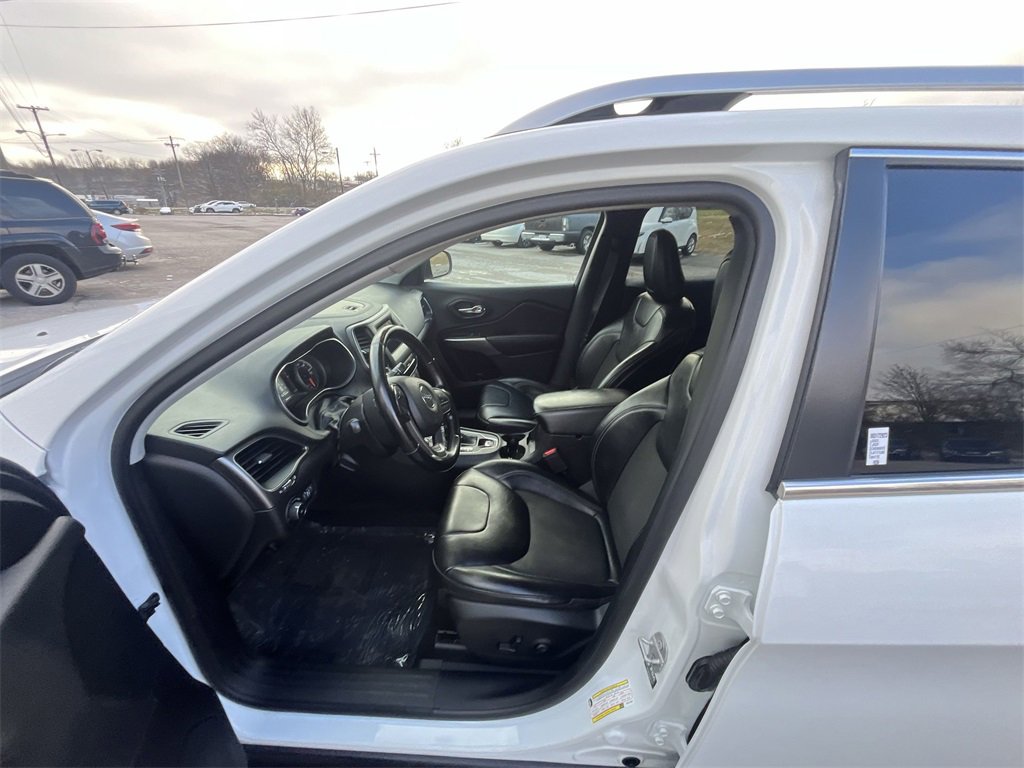 Used 2021 Jeep Cherokee Latitude Plus image 11