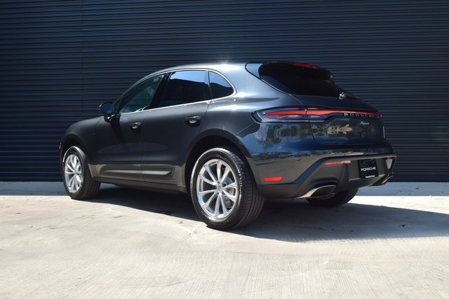 Certified 2025 Porsche Macan image 3