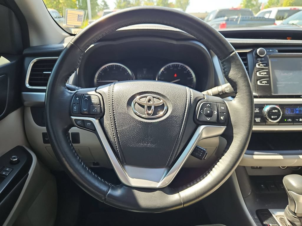 Used 2015 Toyota Highlander XLE AWD/4WD image 20