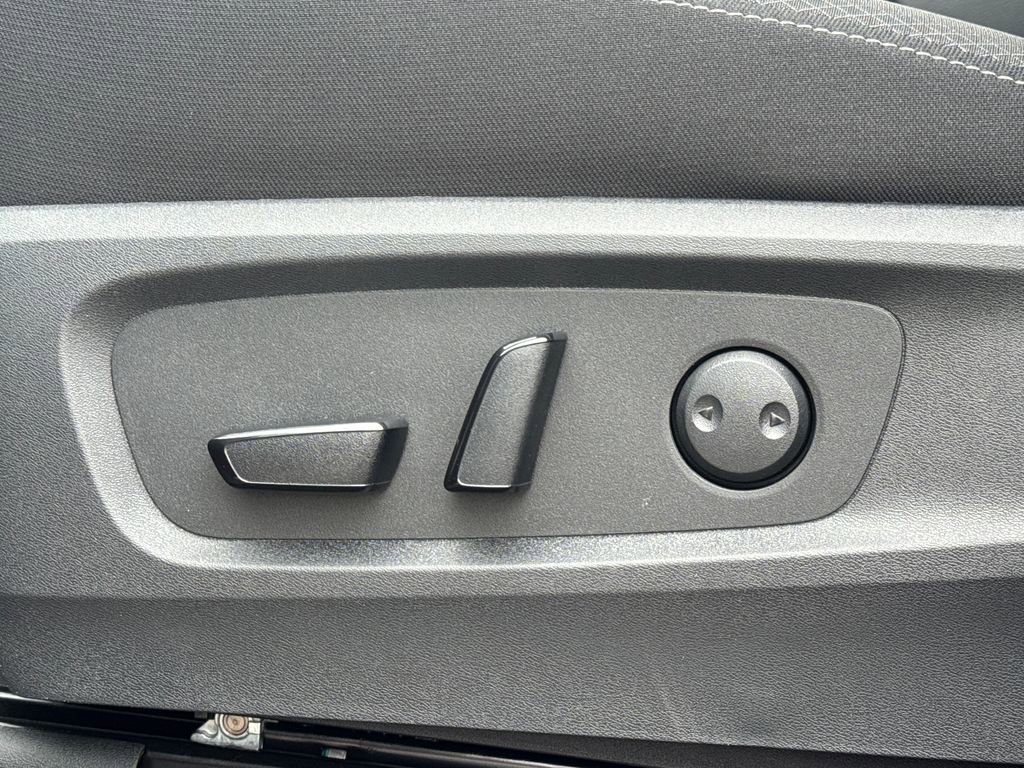 New 2026 Nissan Pathfinder SV w/ SV Premium Package image 32