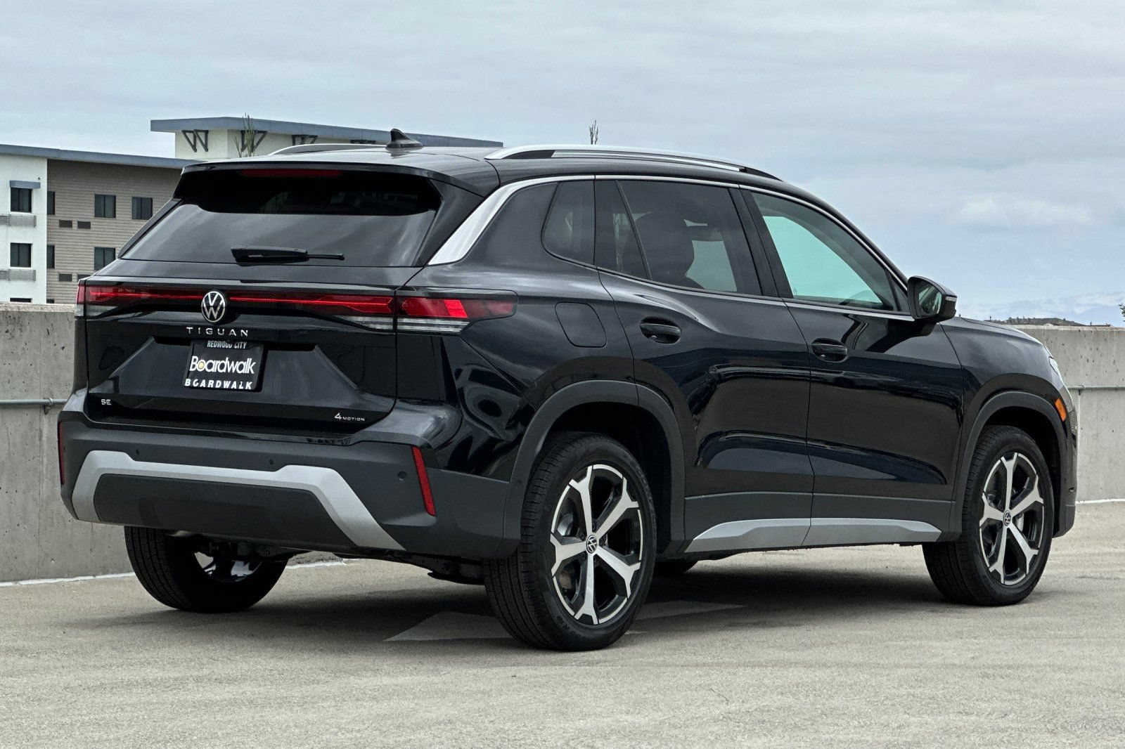 New 2026 Volkswagen Tiguan SE AWD/4WD image 4