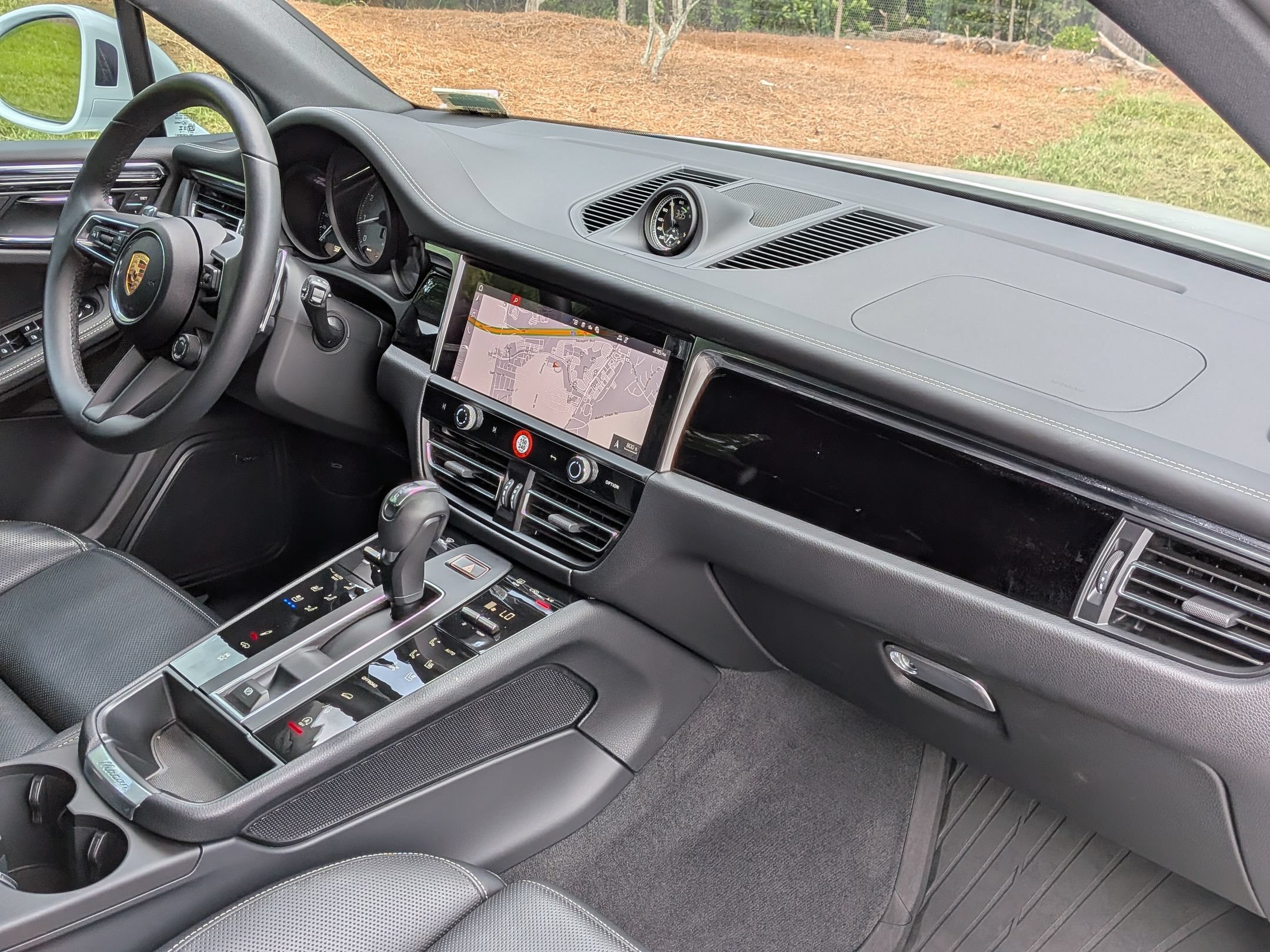 Certified 2025 Porsche Macan S AWD/4WD image 27