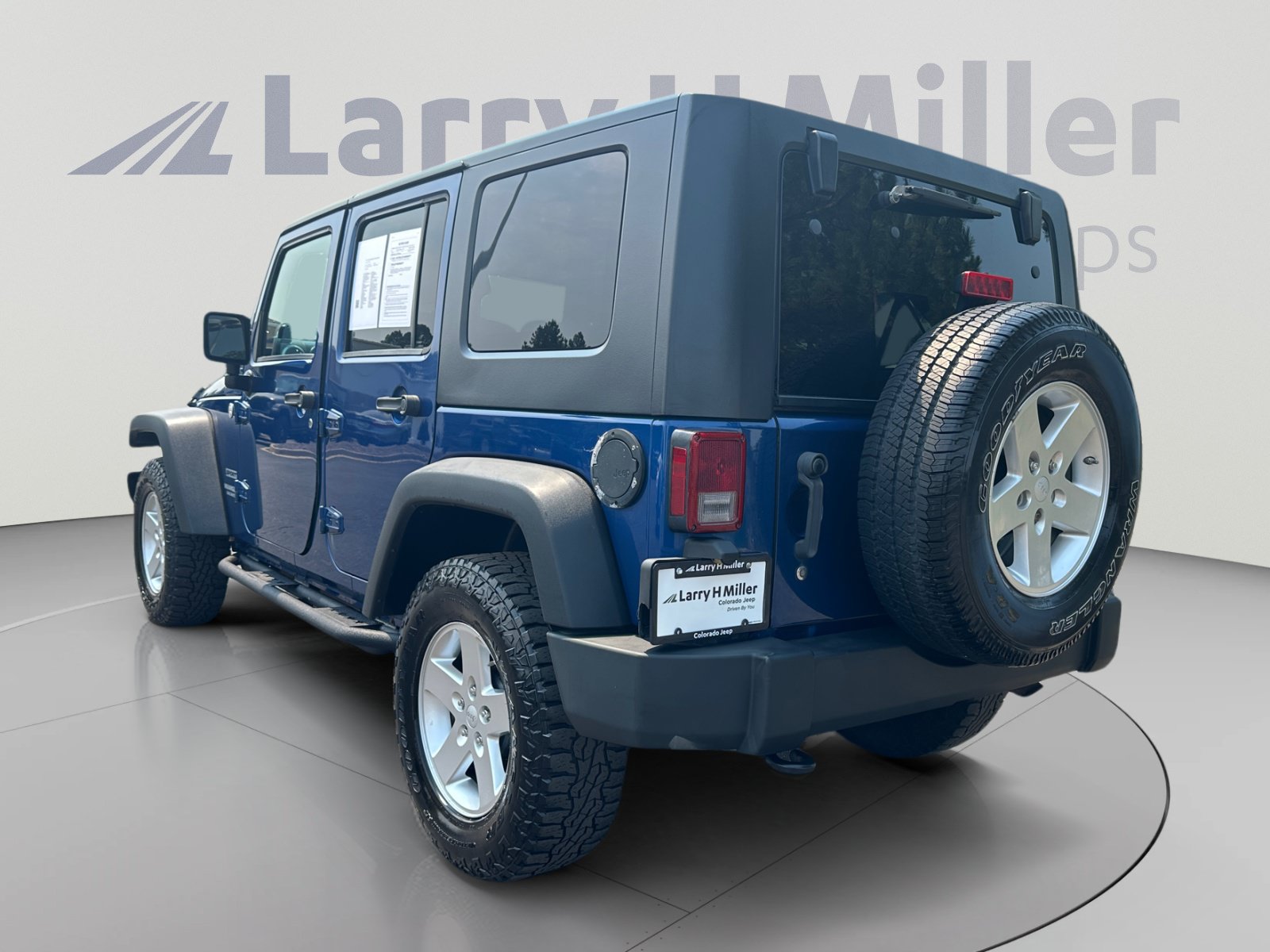 Used 2010 Jeep Wrangler Unlimited Sport AWD/4WD image 3
