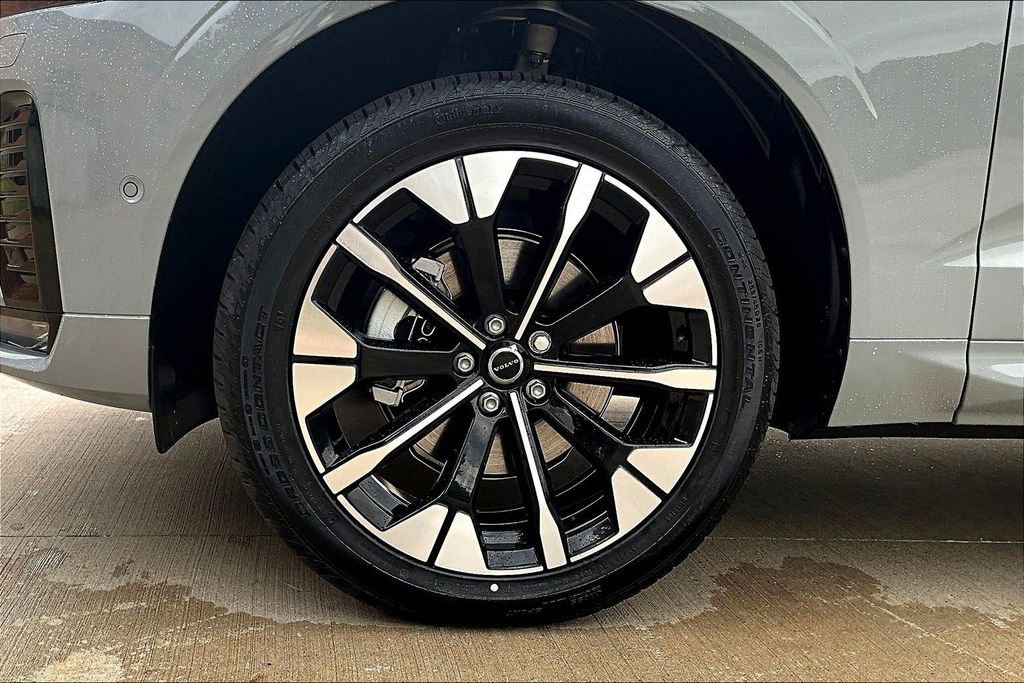 New 2026 Volvo XC60 B5 Plus w/ Protection Package Premier AWD/4WD image 35