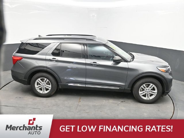 Used 2023 Ford Explorer XLT AWD/4WD image 30