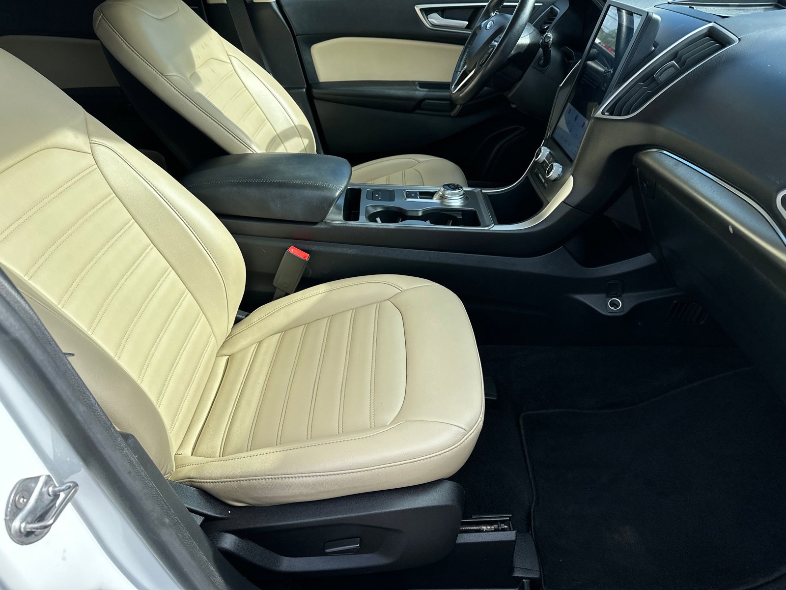 Used 2022 Ford Edge SEL image 13