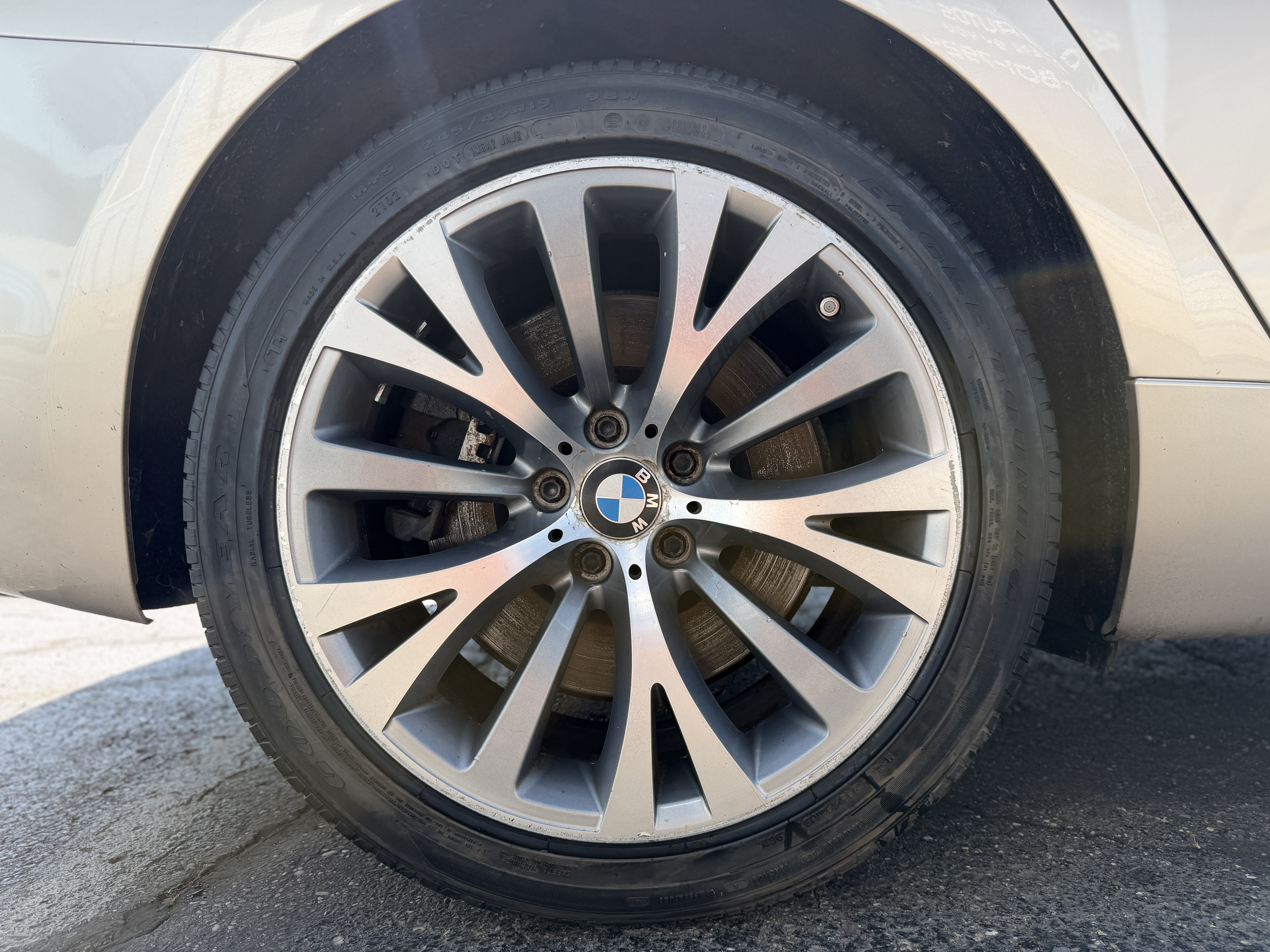 Used 2012 BMW 550i Gran Turismo xDrive w/ Driver Assistance Pkg AWD/4WD image 31