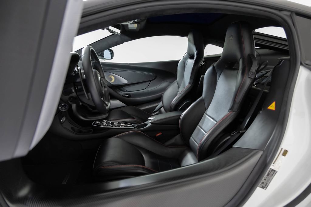 Used 2022 McLaren GT image 5