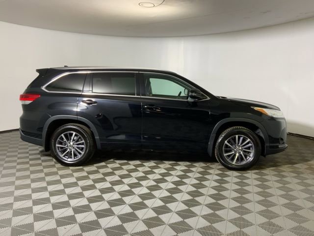 Used 2017 Toyota Highlander XLE image 5
