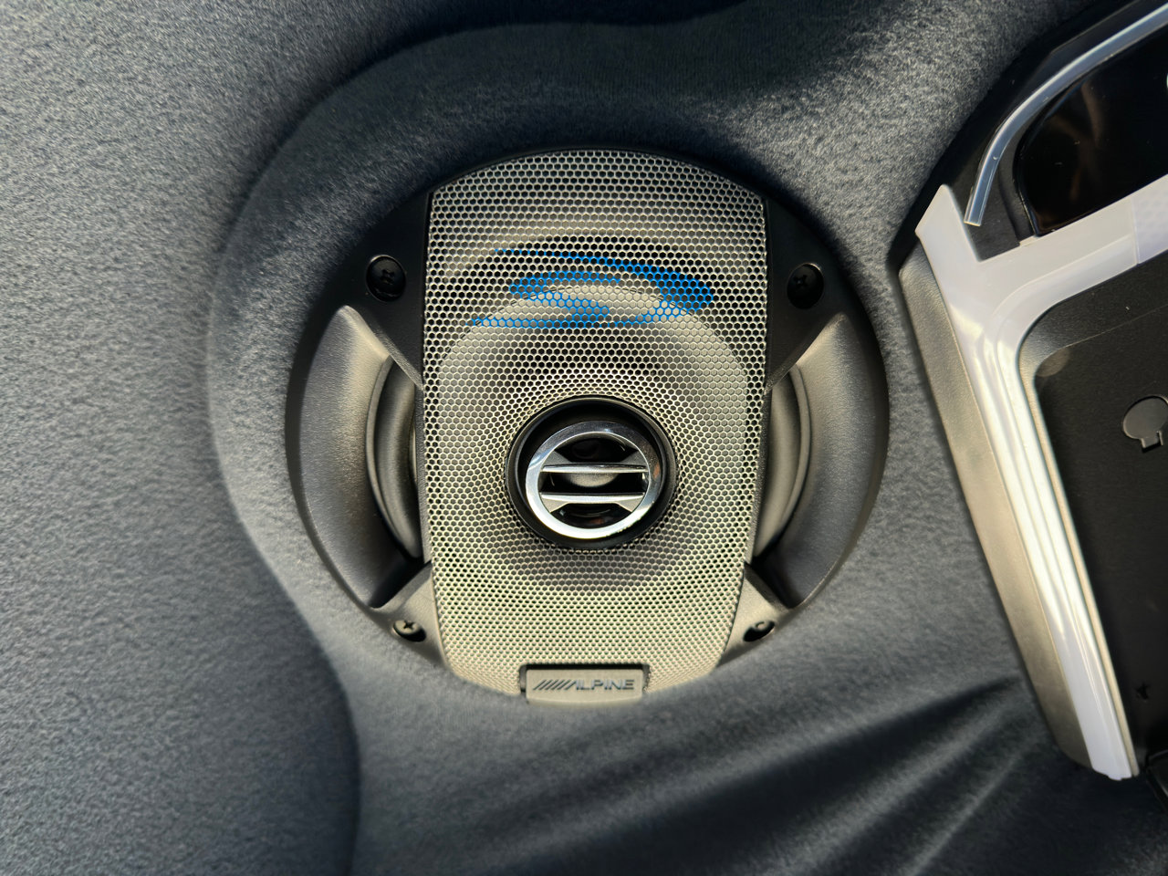 Used 2009 Cadillac DTS Limousine image 23