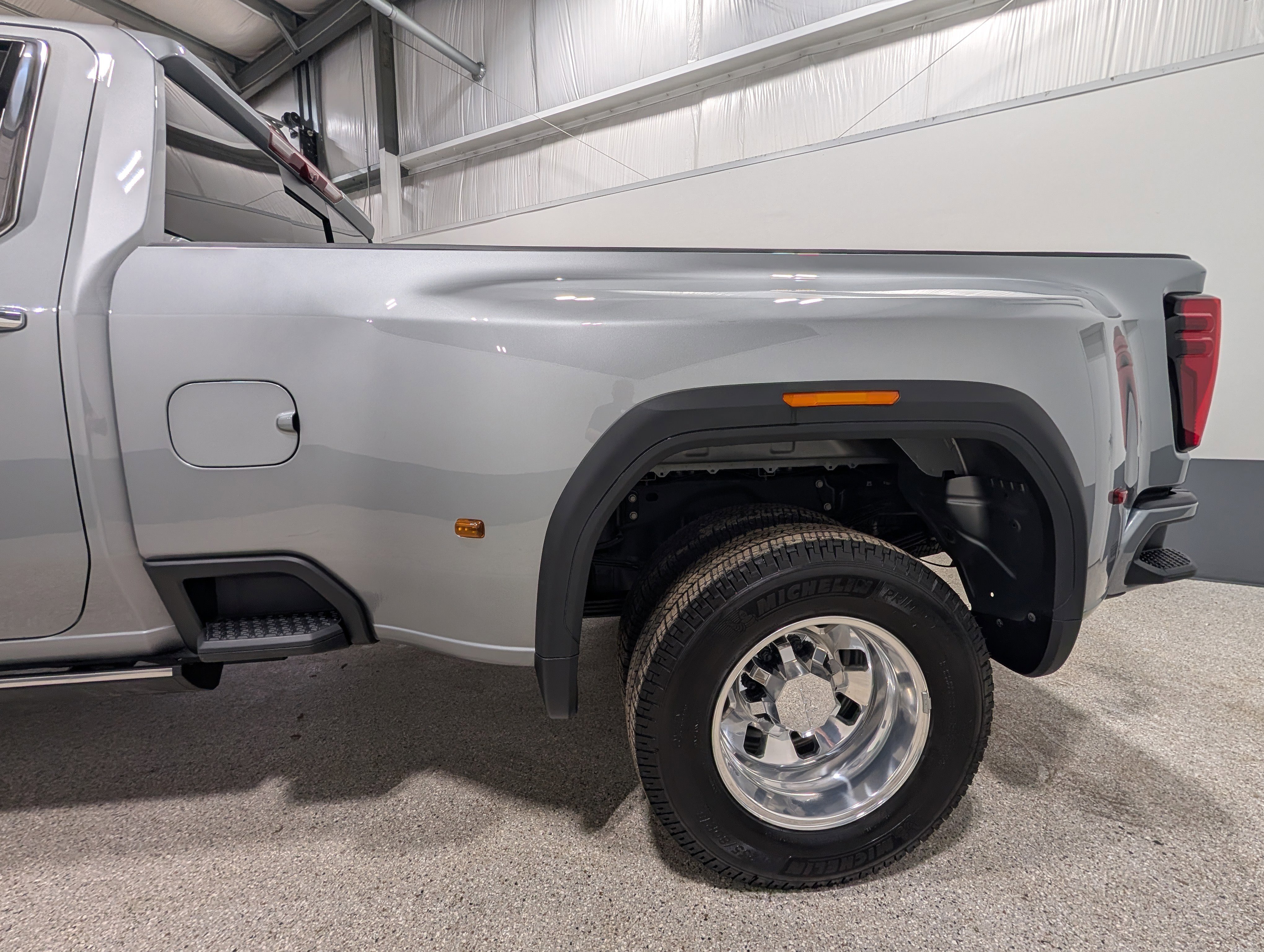 Used 2026 GMC Sierra 3500 Denali w/ Denali Reserve Package image 8