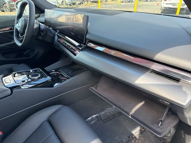 Used 2024 BMW i5 eDrive40i w/ M Sport Package RWD image 23