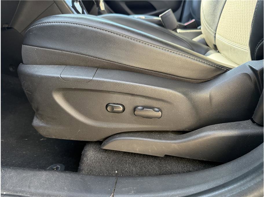 Used 2019 Buick Encore Preferred w/ Safety Package image 12