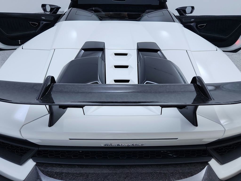Used 2019 Lamborghini Huracan Performante image 38