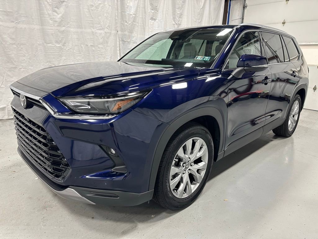 Used 2025 Toyota Grand Highlander AWD image 3