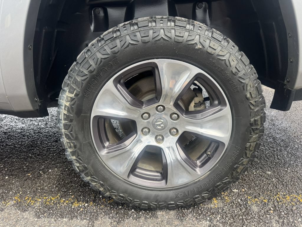 Used 2019 RAM 1500 Laramie AWD/4WD image 5