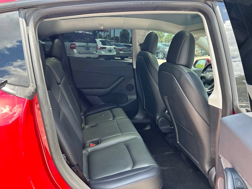 Used 2022 Tesla Model Y Long Range AWD/4WD image 36