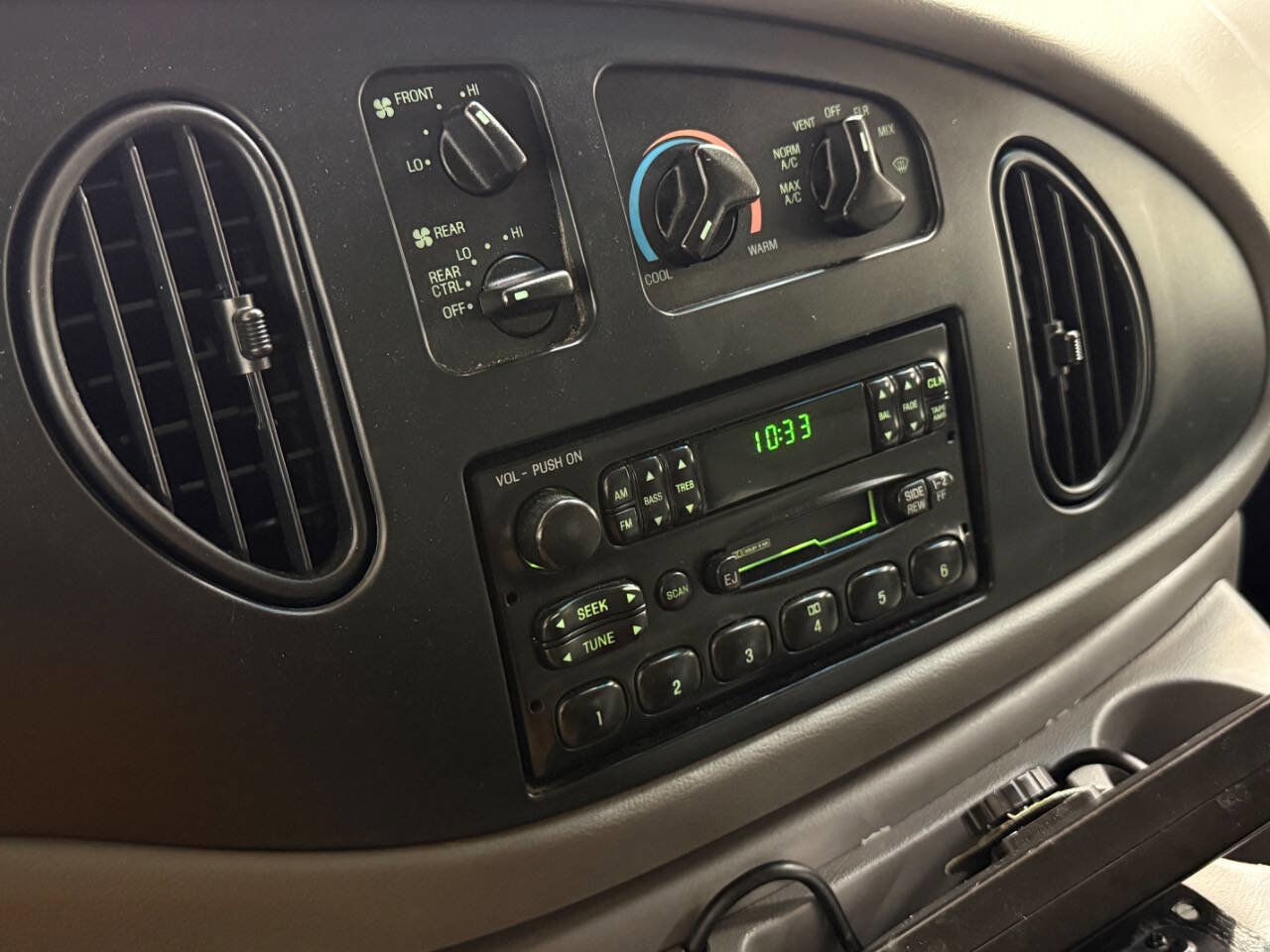 Used 2001 Ford E-350 and Econoline 350 XLT image 51