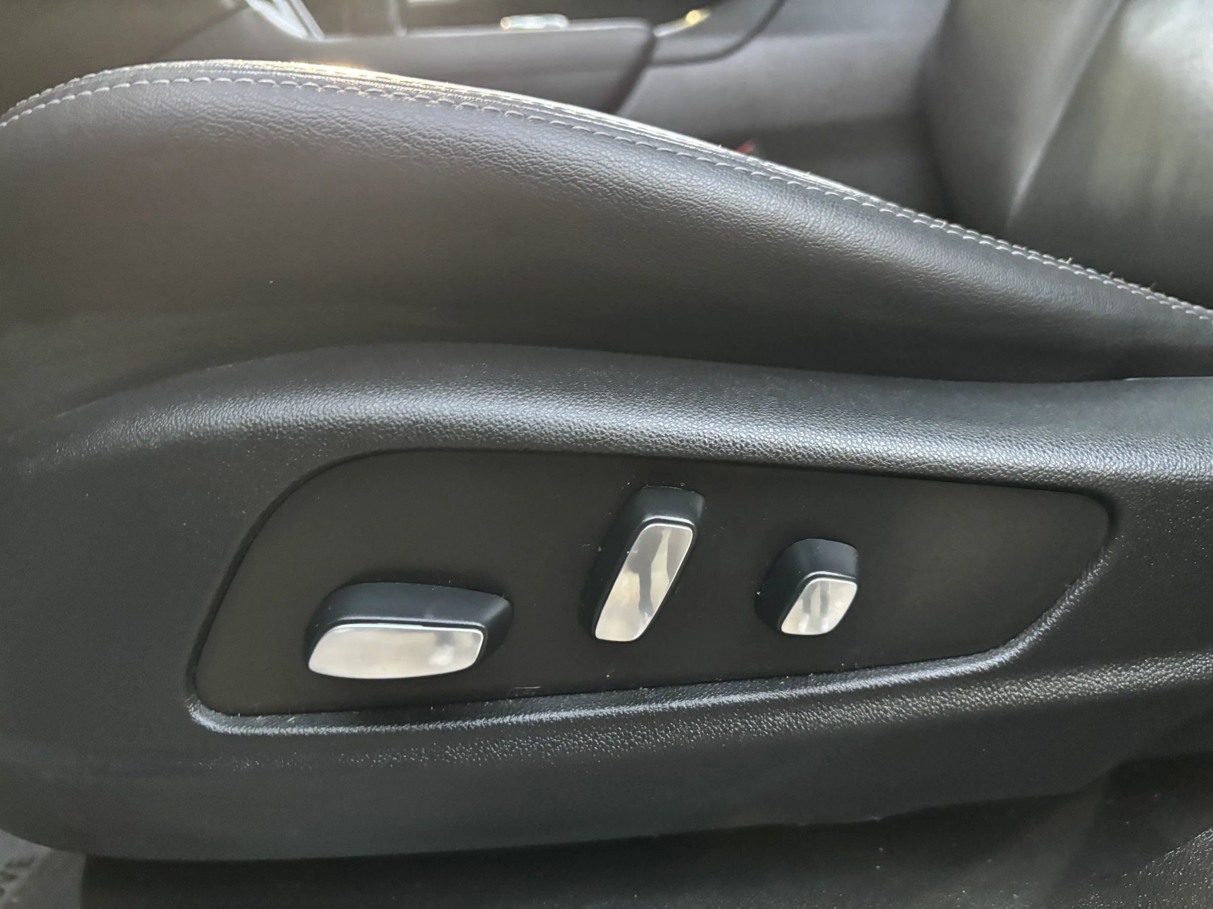 Used 2020 Cadillac XT5 Premium Luxury image 19