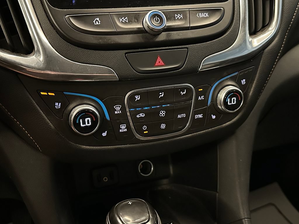 Used 2018 Chevrolet Equinox Premier AWD/4WD image 15