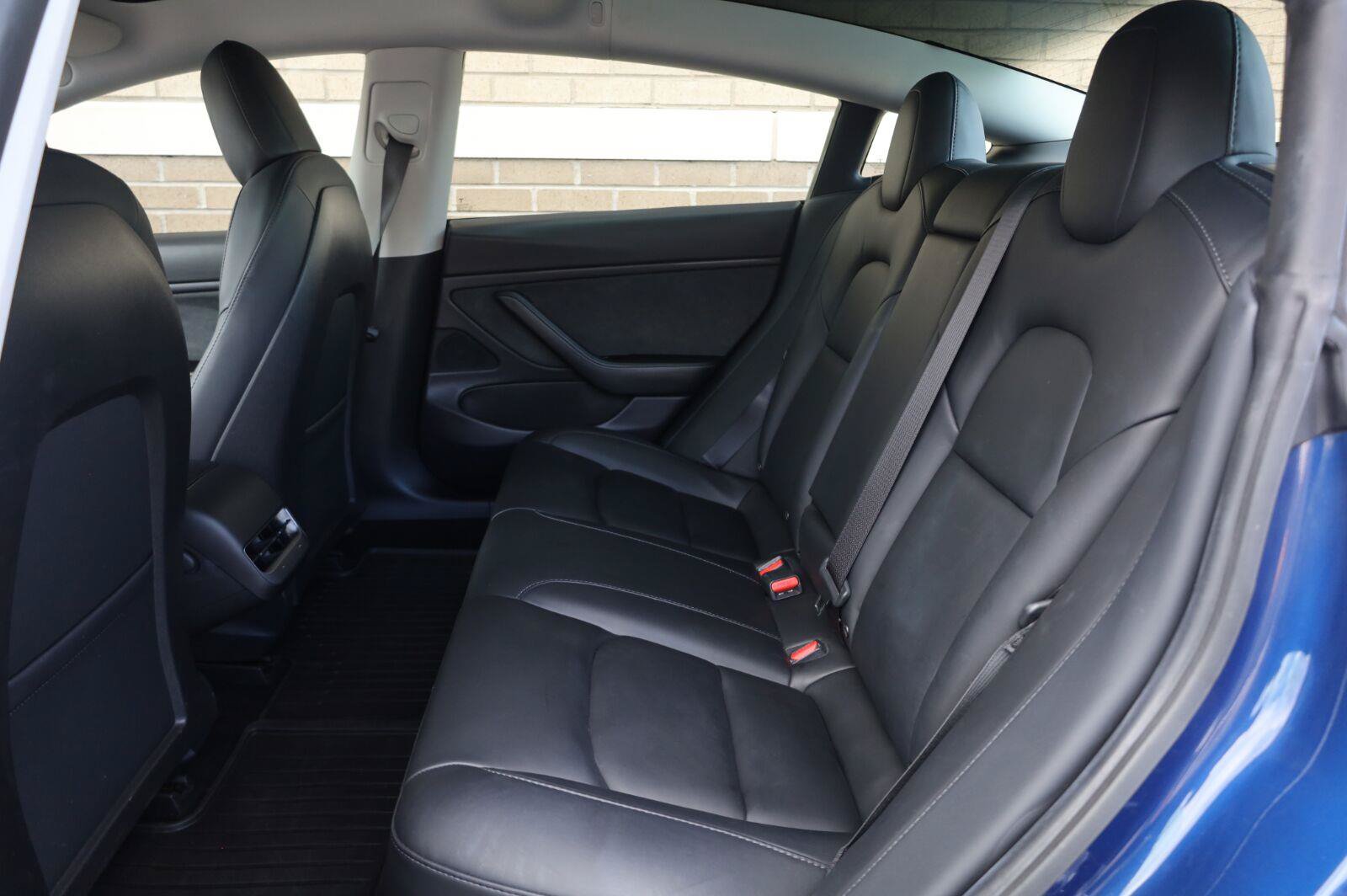 Used 2020 Tesla Model 3 Long Range AWD/4WD image 18