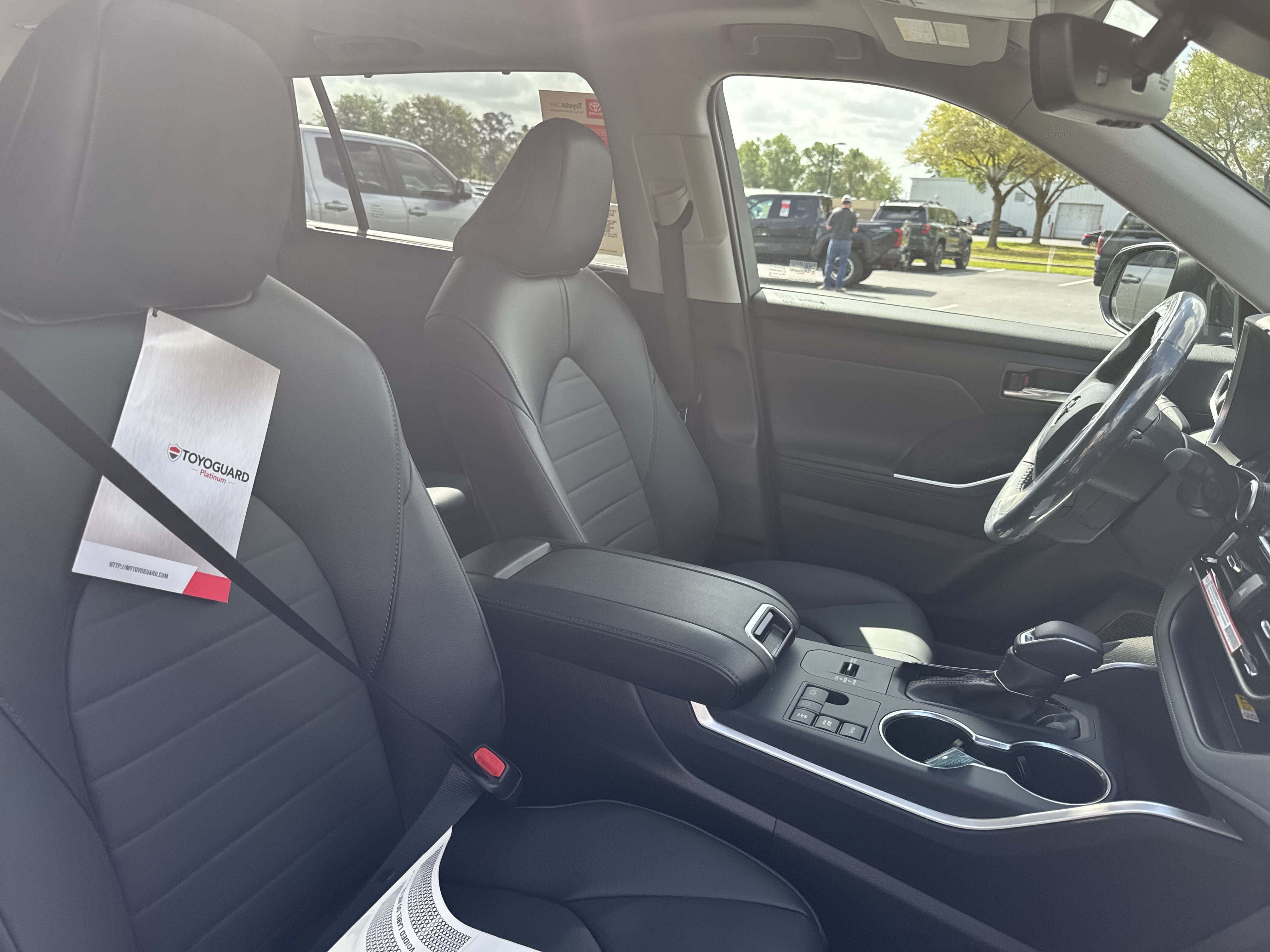 New 2025 Toyota Highlander XLE AWD/4WD image 33
