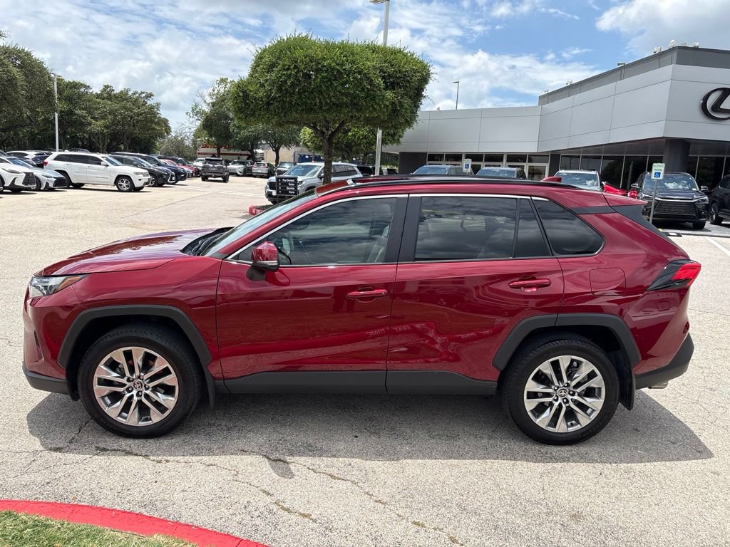 Used 2023 Toyota RAV4 XLE Premium FWD image 2