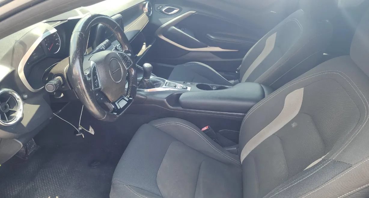 Used 2016 Chevrolet Camaro LT RWD image 5