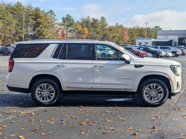 Used 2023 GMC Yukon SLT w/ SLT Luxury Package image 8