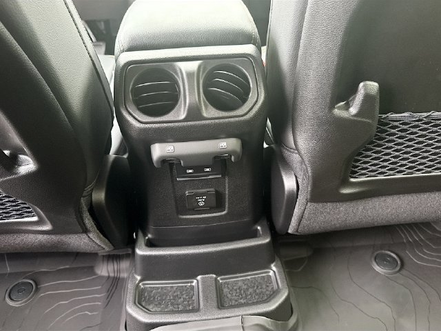 New 2026 Jeep Wrangler Unlimited Sahara AWD/4WD image 19