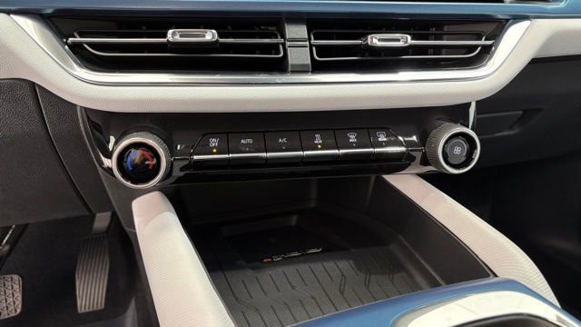 New 2026 Chevrolet Equinox EV LT FWD image 38