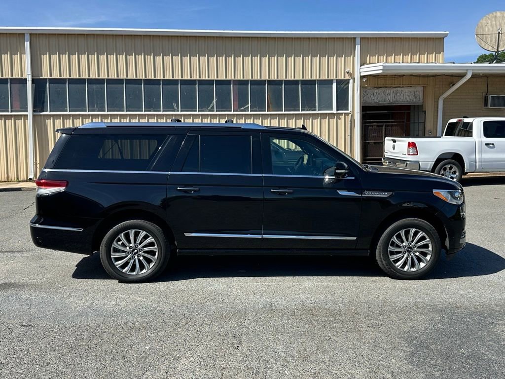 Used 2024 Lincoln Navigator L 4WD image 10