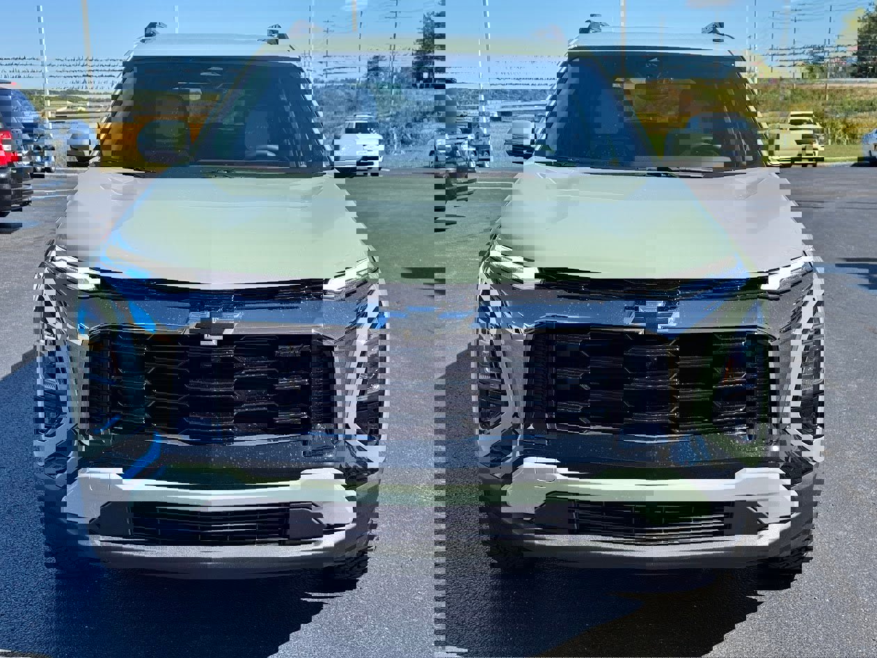 New 2026 Chevrolet Equinox ACTIV w/ Safety and Technology Package image 2