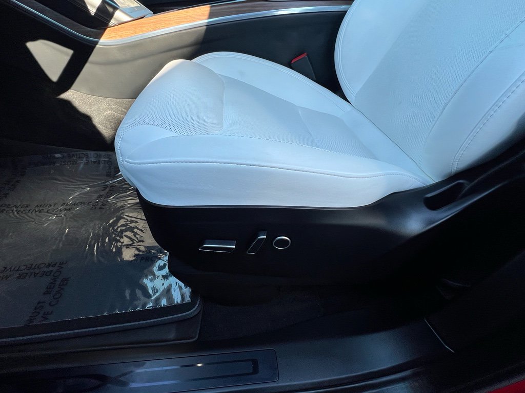 Used 2024 Tesla Model X image 17