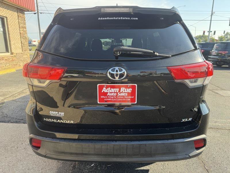 Used 2019 Toyota Highlander XLE FWD image 6