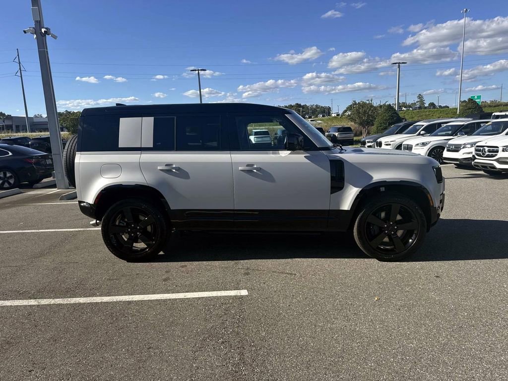 New 2026 Land Rover Defender 110 X-Dynamic SE AWD/4WD image 7