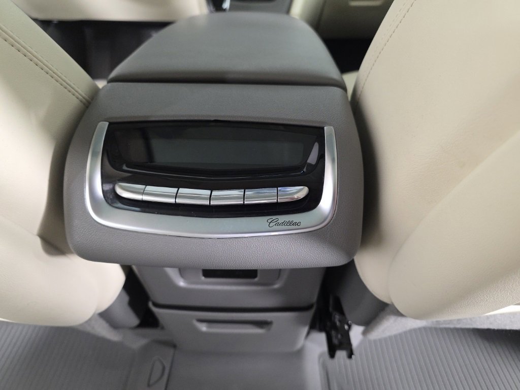 Used 2022 Cadillac XT6 Premium Luxury image 38