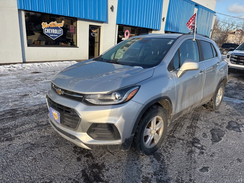 Used 2017 Chevrolet Trax LT w/ LT Convenience Package image 2