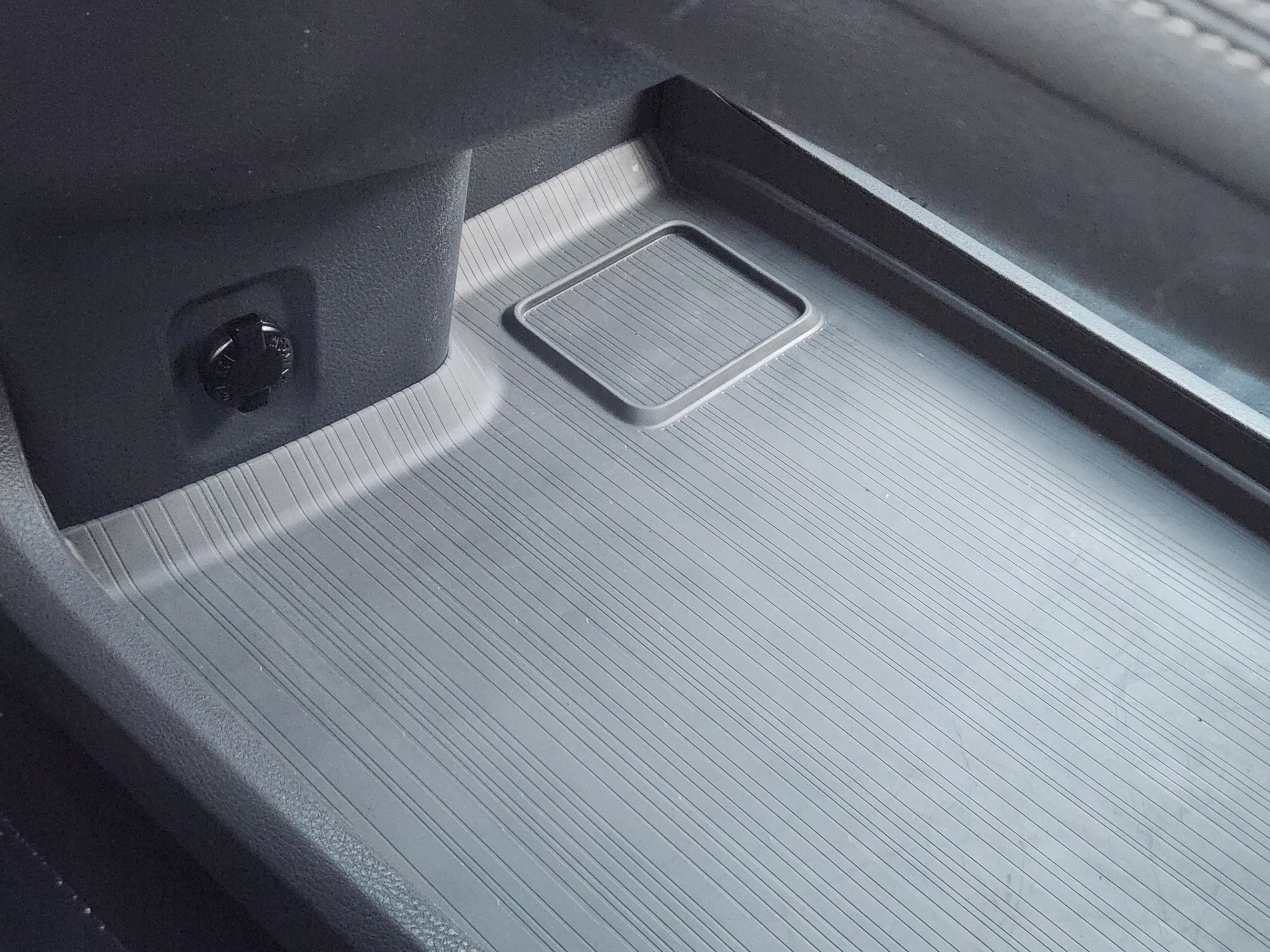 Used 2021 Toyota Sienna XLE FWD image 14