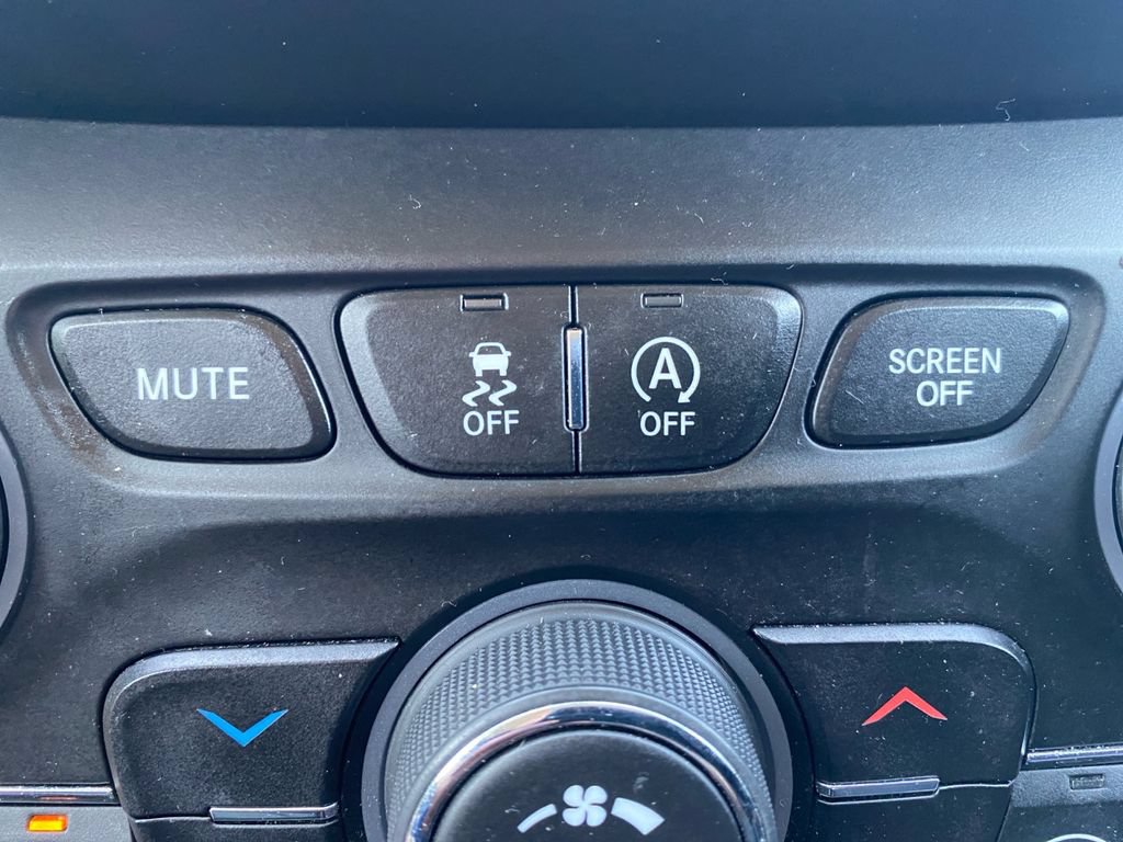 Certified 2019 Jeep Cherokee Latitude Plus AWD/4WD image 43