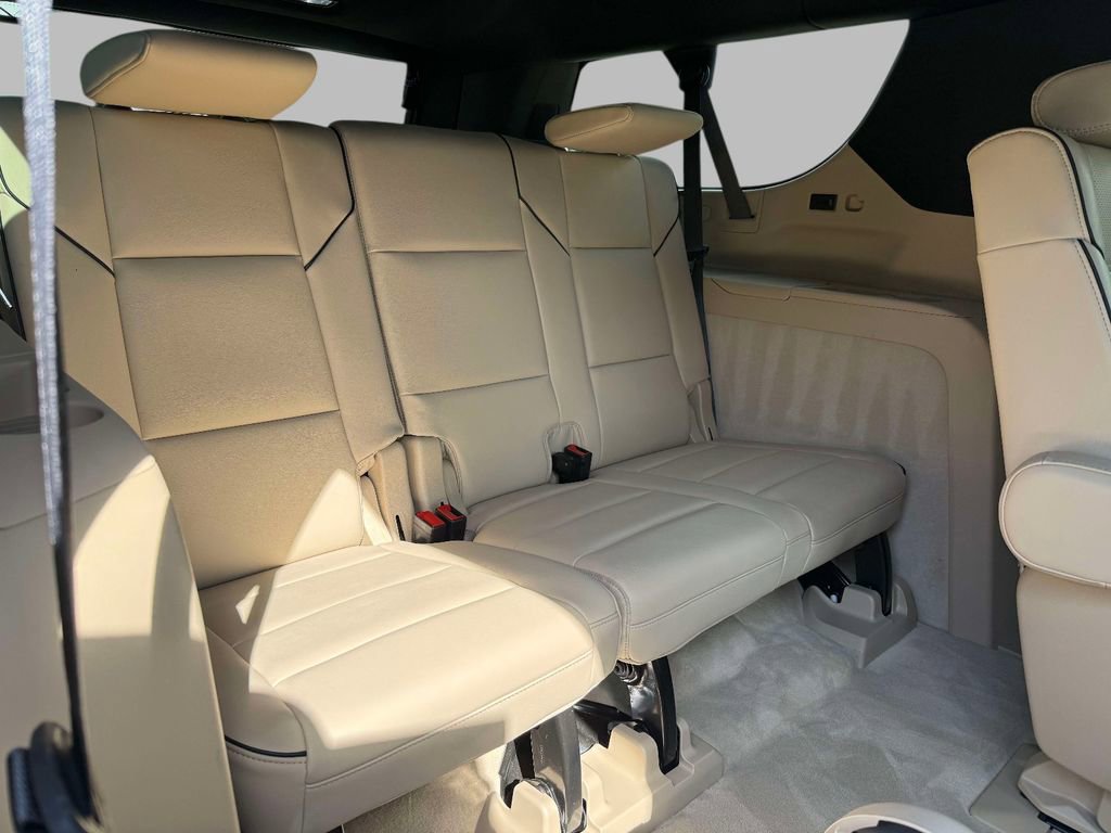 Used 2024 Cadillac Escalade ESV Premium Luxury w/ Performance Package image 17