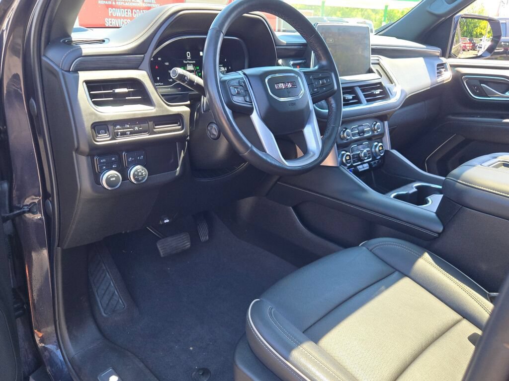 Certified 2023 GMC Yukon XL SLT w/ SLT Premium Package AWD/4WD image 27