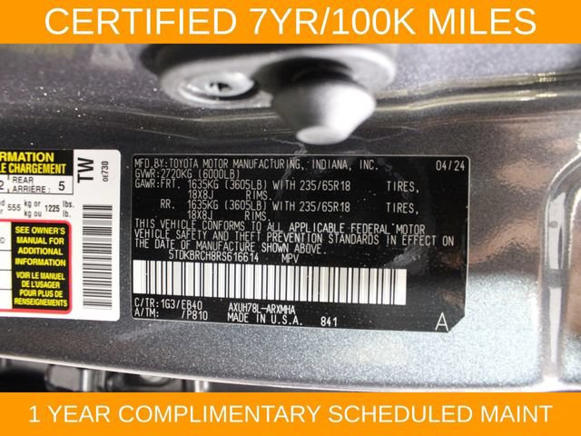 Used 2024 Toyota Highlander XLE AWD/4WD image 30