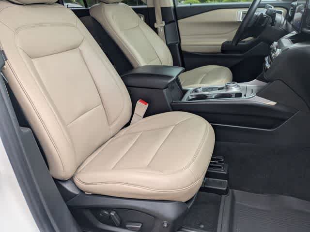 Used 2020 Ford Explorer XLT w/ Equipment Group 202A AWD/4WD image 20