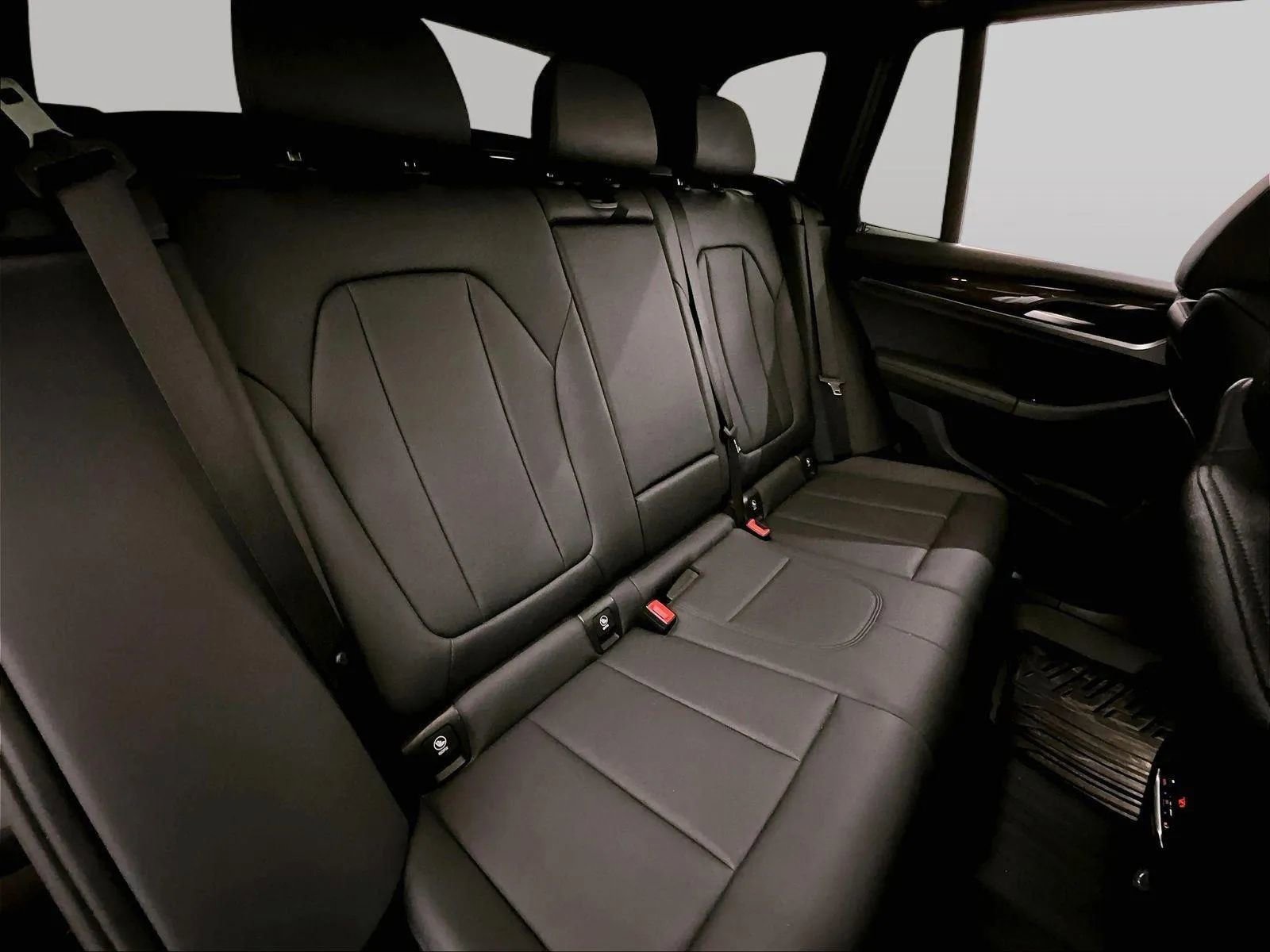 Used 2019 BMW X3 xDrive30i w/ Driving Assistance Package AWD/4WD image 26