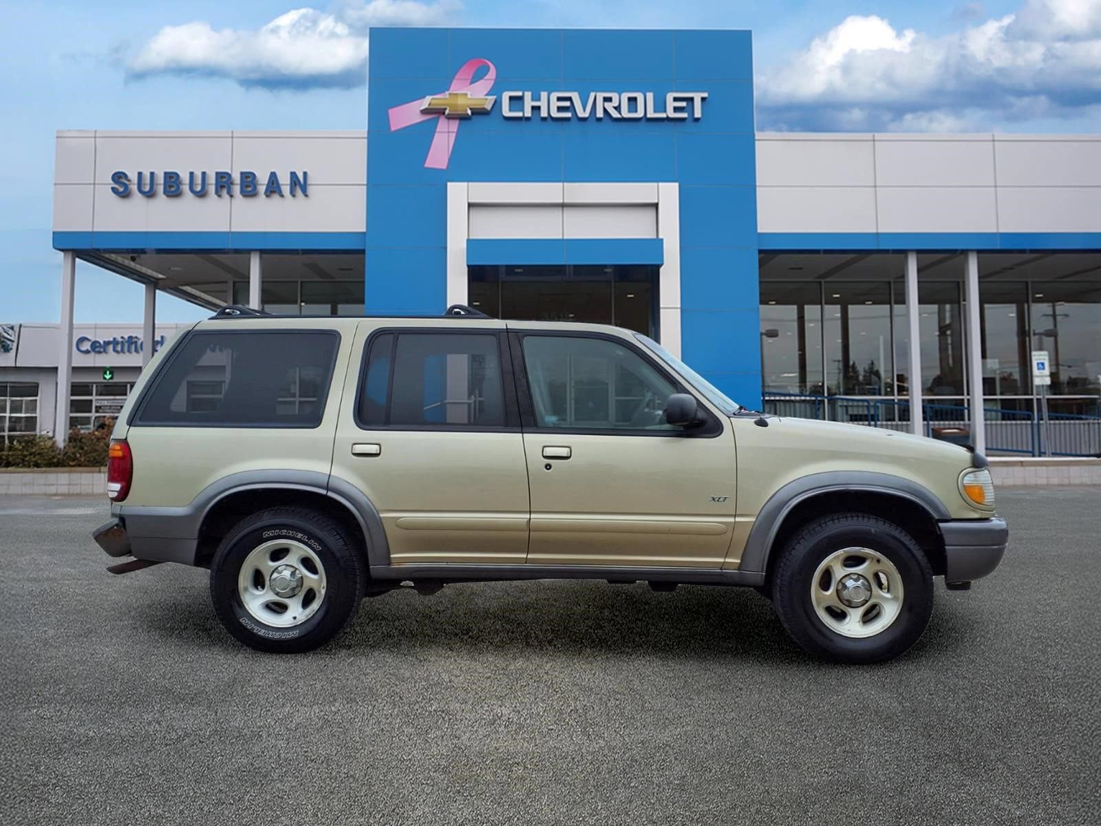 Used 2001 Ford Explorer XLT AWD/4WD image 4